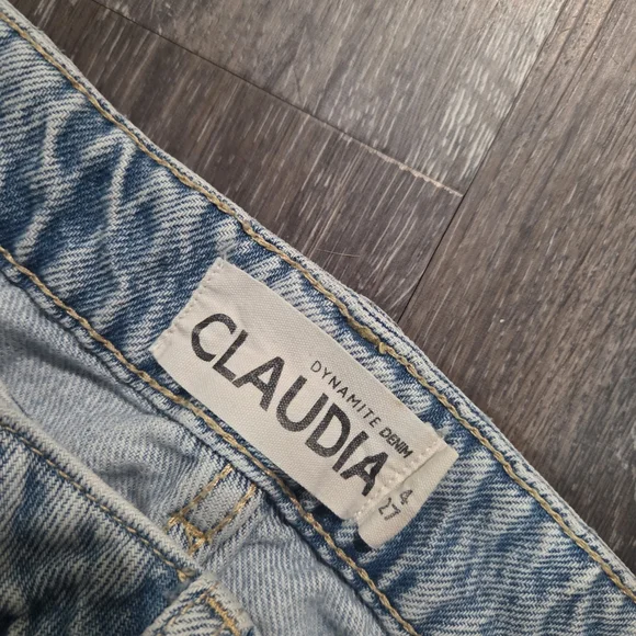 Dynamite - Light Wash Frayed Denim Shorts - Picture 3 of 3